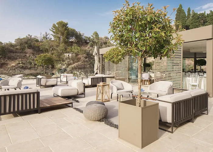 Hotel: Atlantis Bay - The Leading Hotels Of The World