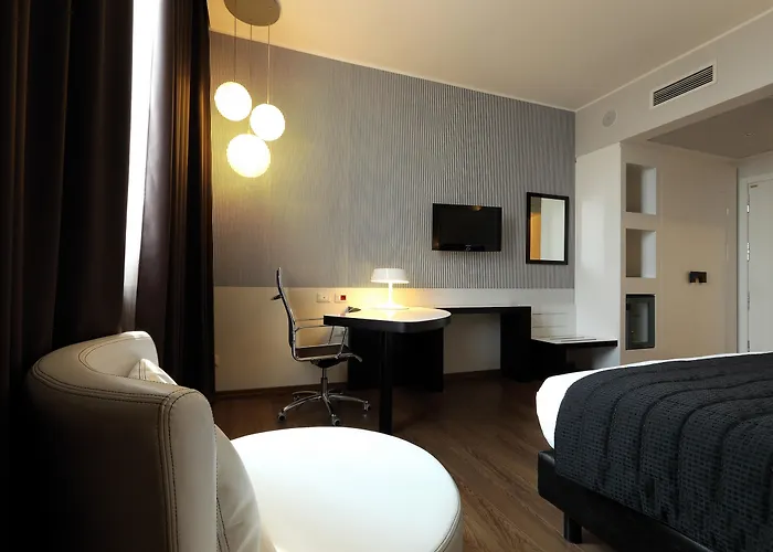 4 sterren hotel: Holiday Inn Genoa City By Ihg