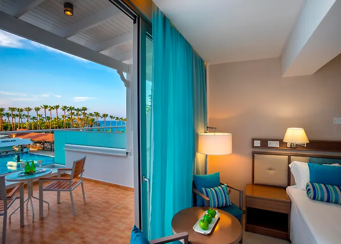 Family Hotel: Cavo Maris Beach Hotel