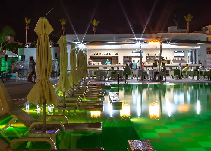 Nicholas Color Hotel