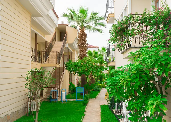 Beach hotel: Yel Holiday Resort