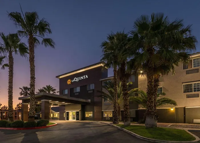 La Quinta Inn & Suites By Wyndham Nellis