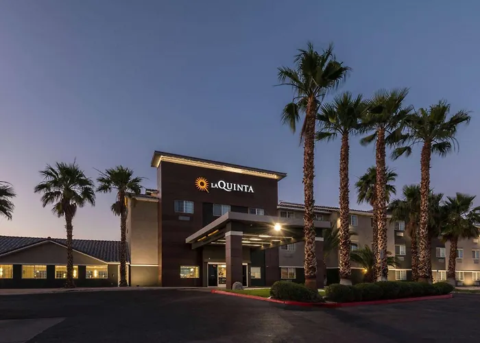 La Quinta Inn & Suites By Wyndham Nellis