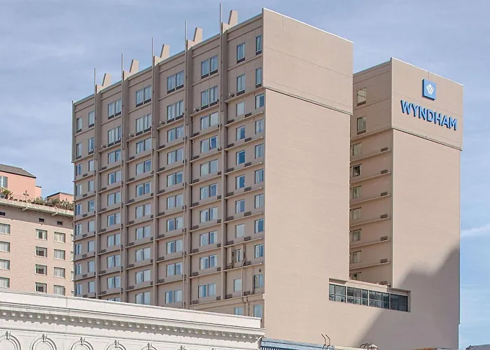 Jacuzzi hotel: Wyndham New Orleans French Quarter