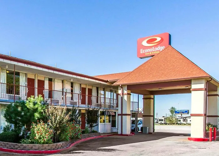 Family Hotel: Econo Lodge Inn & Suites Near Bricktown