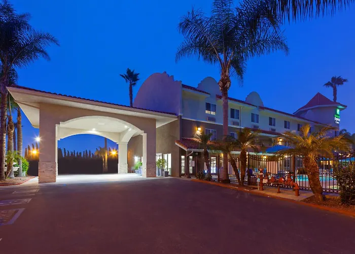 Holiday Inn Express Hotel & Suites San Diego-Escondido By Ihg