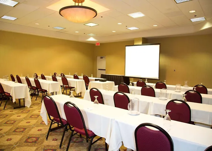 Pet Friendly hotel: Embassy Suites By Hilton Tulsa I-44