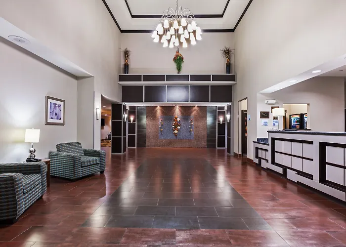 Holiday Inn Express & Suites Cleveland By Ihg