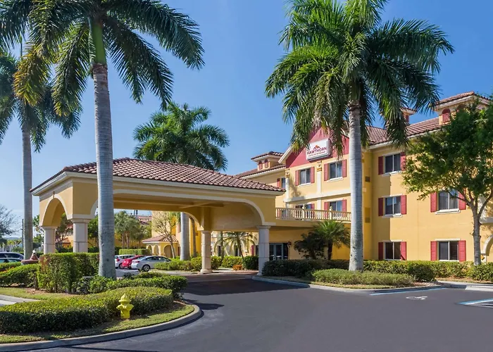 3 star hotel: Hawthorn Extended Stay By Wyndham Naples