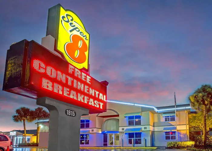 Motel: Super 8 By Wyndham Kissimmee
