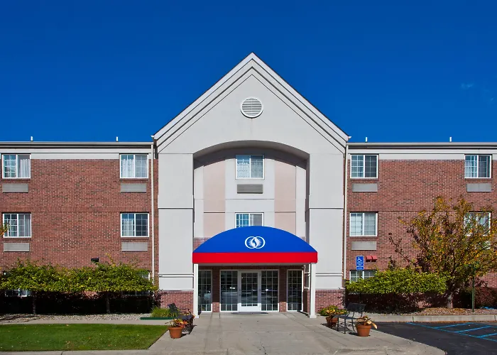 Pet Friendly hotel: Sonesta Simply Suites Detroit Southfield