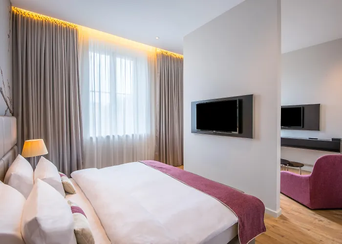 Posthouse Berlin Potsdamer Platz- Leonardo Limited Edition