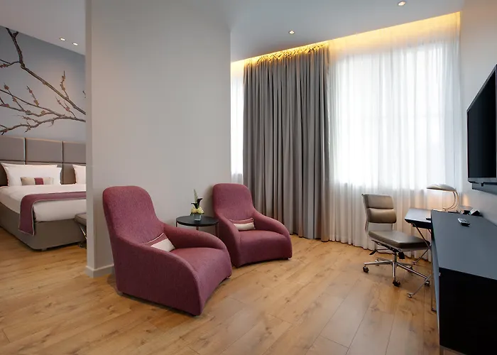 Posthouse Berlin Potsdamer Platz- Leonardo Limited Edition