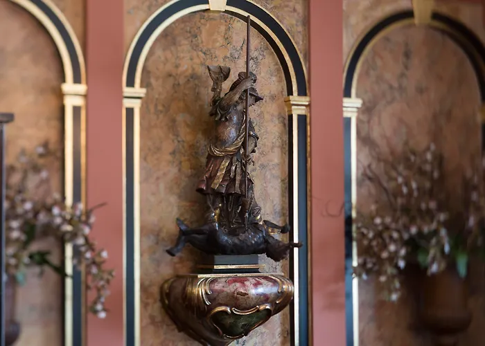 Central hotel: Eden Hotel Wolff