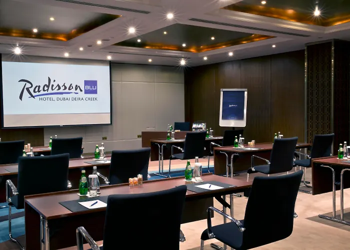 Radisson Blu , Dubai Deira Creek