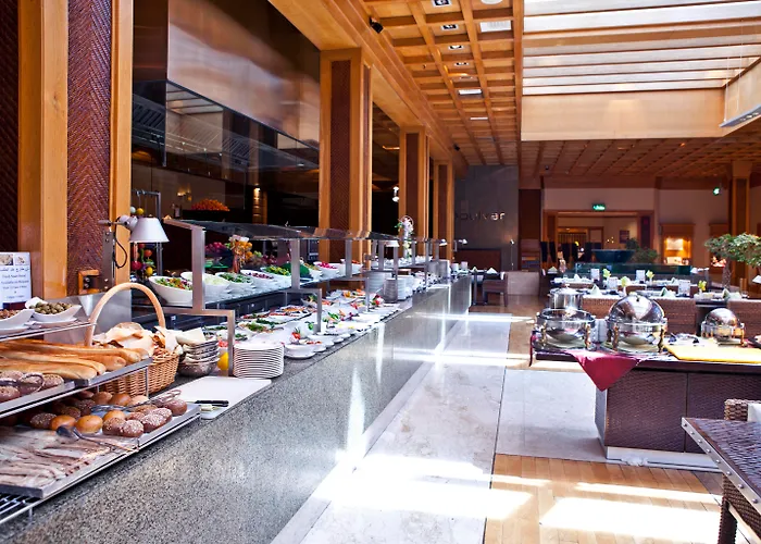 Radisson Blu , Dubai Deira Creek