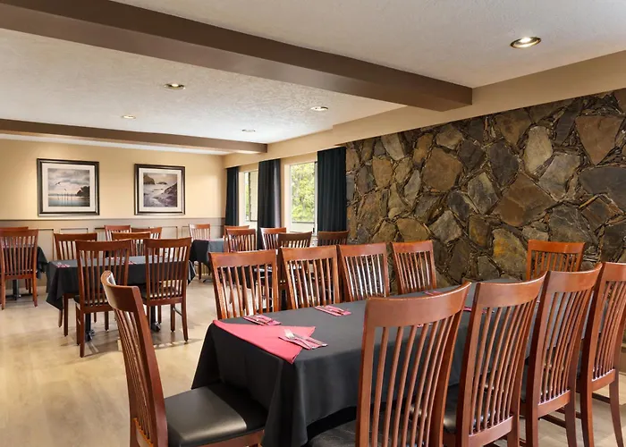 Cheap hotel: Days Inn By Wyndham Victoria Uptown