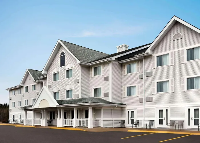 Travelodge Suites By Wyndham Moncton