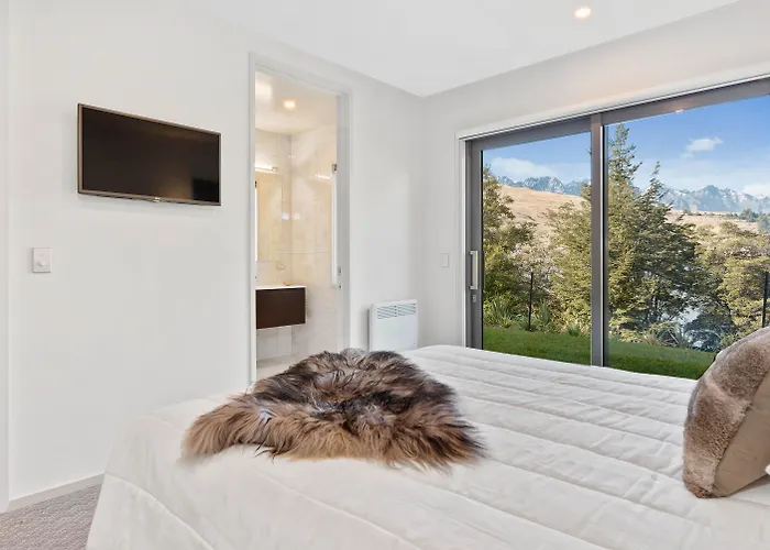 The Rees Hotel & Luxury Apartments