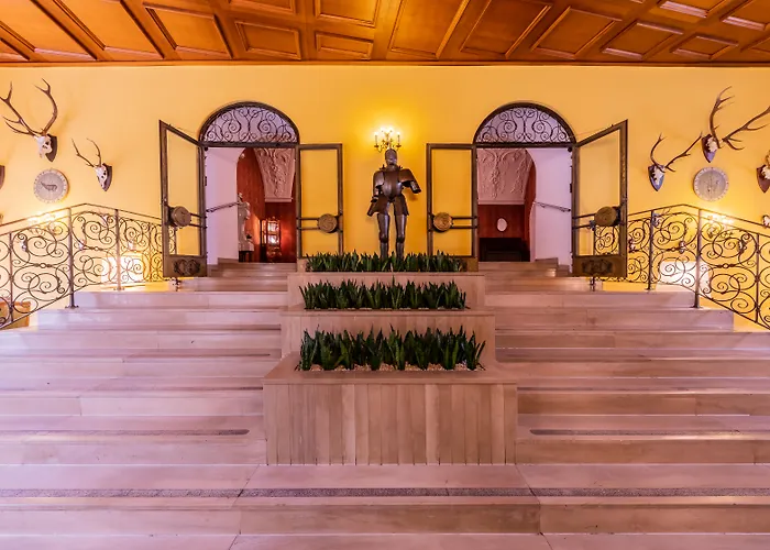 Hotel nahe College: Hotel Schloss Weikersdorf