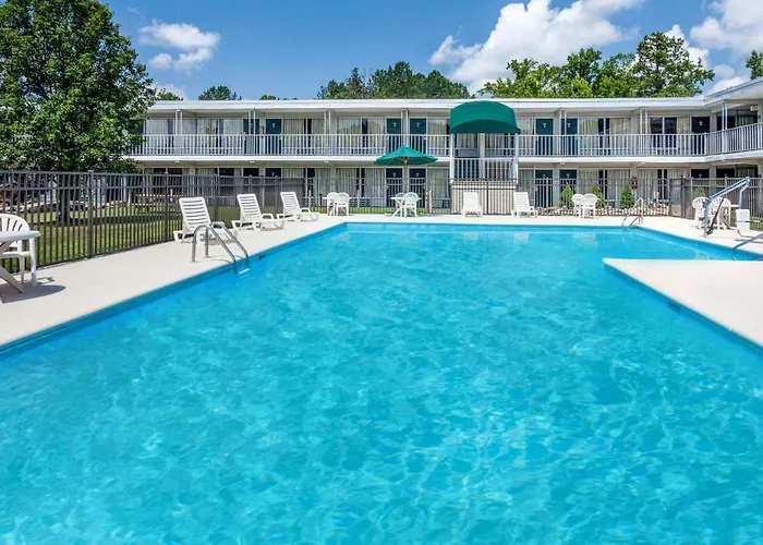 Motel: Days Inn By Wyndham Cullman