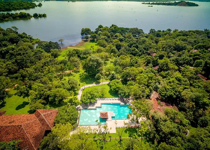 Ping Pong Hotel: Amaya Lake Dambulla