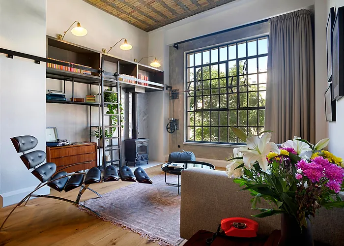 Apart-hotel: The Foundry Suites