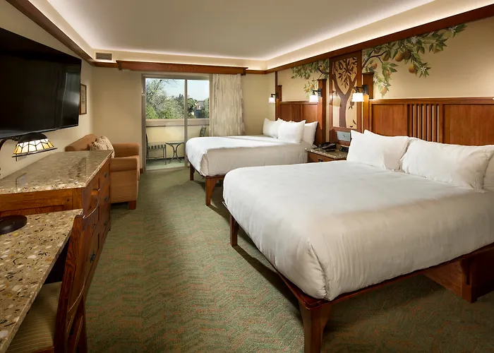 Hotel with pool: Disney'S Grand Californian Hotel & Spa