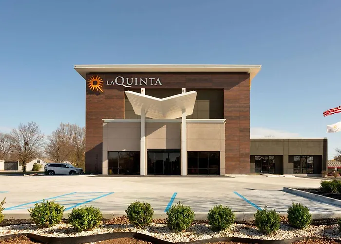 La Quinta Inn & Suites By Wyndham St Louis Route 66
