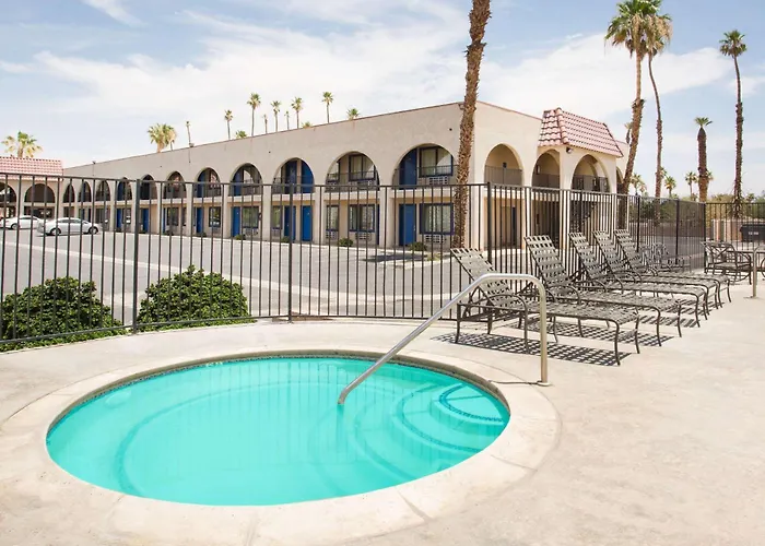 Motel: Travelodge By Wyndham Indio