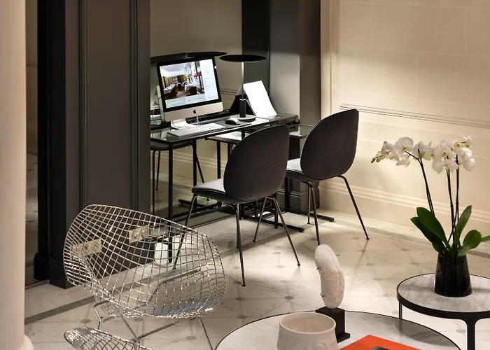 5 star hotels La Clef Champs-Elysees Paris By The Crest Collection