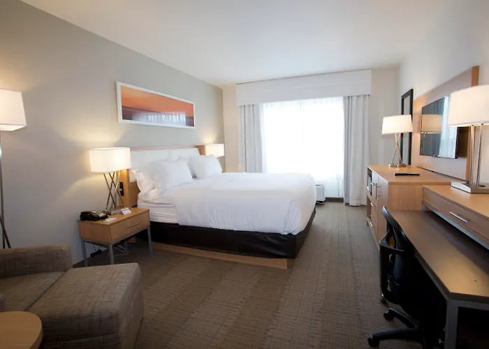Hotel suites Holiday Inn Morgantown-University Area By Ihg