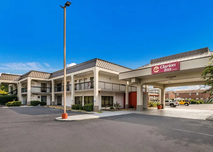 Motel: Clarion Inn Cleveland Near University