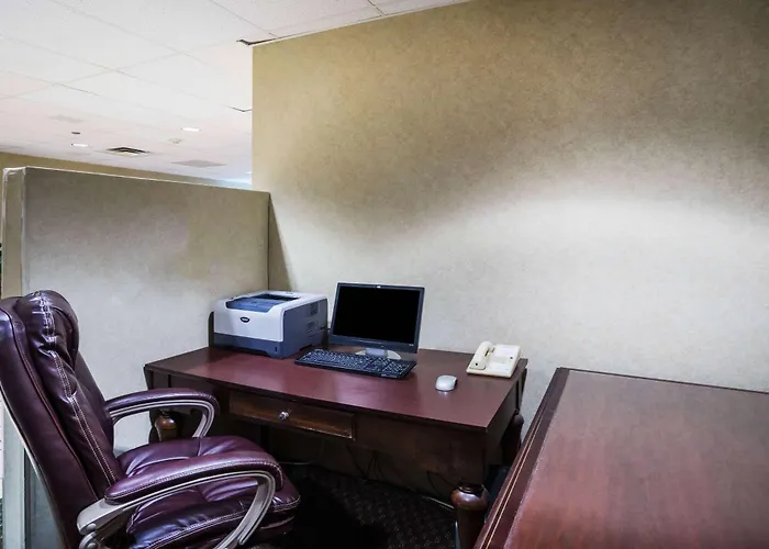 Pet Friendly hotel: Baymont By Wyndham Johnson City