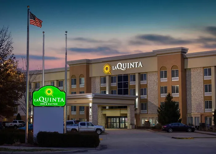 Hotel with pool: La Quinta By Wyndham Effingham