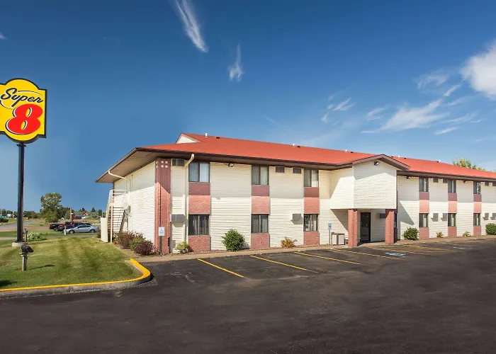 Motel: Super 8 By Wyndham Eau Claire I-94