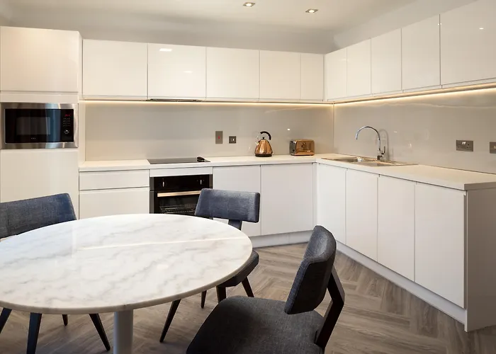 Pet Friendly hotel: Roomzzz London Stratford