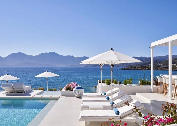 Island Concept Luxury Boutique Heated Pool