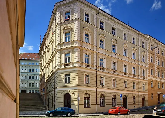 Hotel dichtbij College: Hotel Golden City Garni