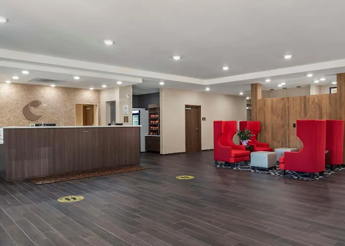 Comfort Inn & Suites Downtown Near University