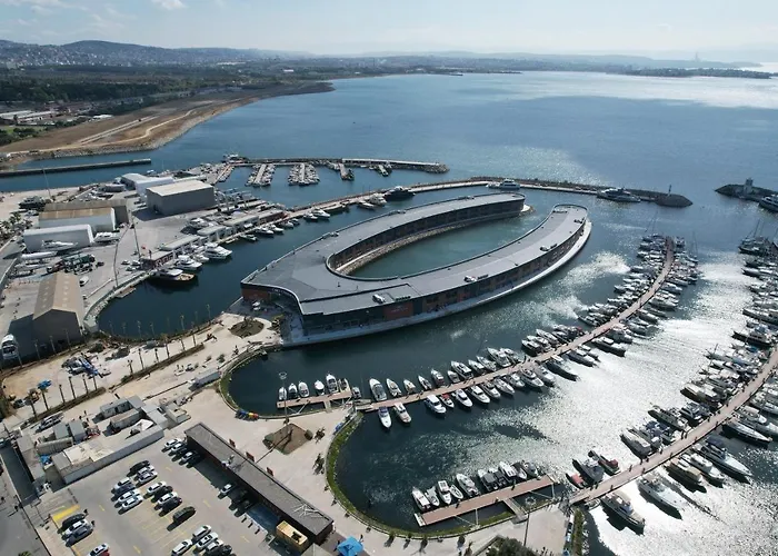 Airport Hotel: Crowne Plaza Istanbul Tuzla Viaport Marina By Ihg