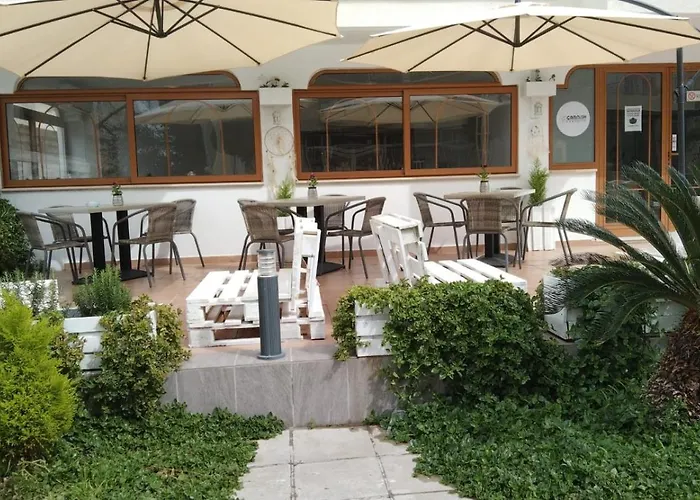 La Veranda Hotel