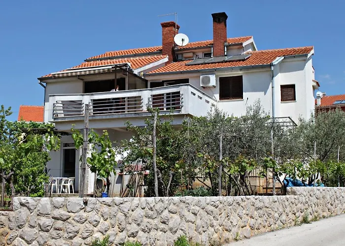 Apartments And Rooms With Parking Space Krk - 5294