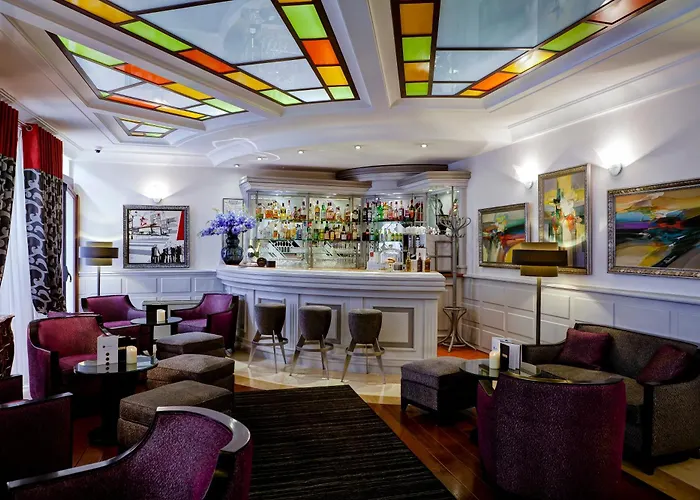 Hotel cerca del colegio: Grand Hotel Des Terreaux