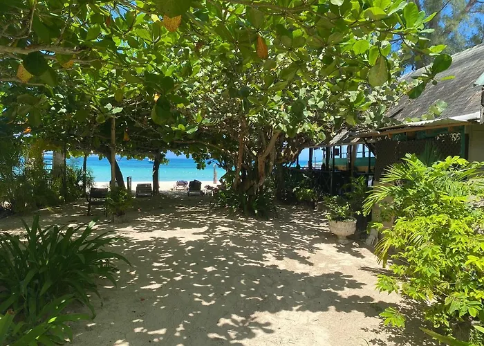 Secret Cabins At Firefly Beach Cottage