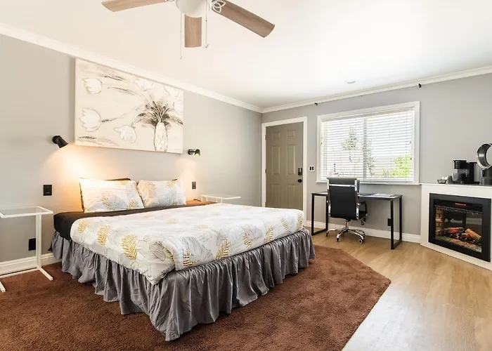 Big Bear Spa Suites