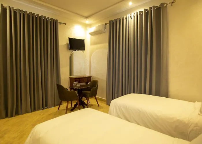 Hôtel 3 étoiles: Hotel De Paris