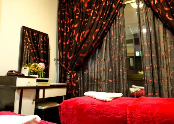 Karoon Hotel