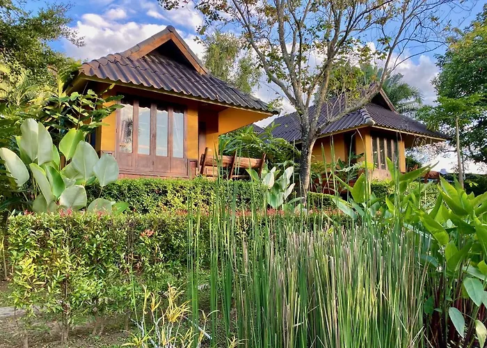 Pura Vida Pai Resort