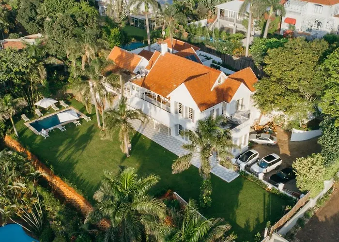 Luxury hotel only: Essenwood House